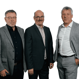 Dr. Ludger Vogt, Frank Schneider und Ingo Krber (Vlnr): Die Vorstnde der Smart Commerce SE freuen sich ber ein erfolgreiches Geschftsjahr 2023 (Smart Commerce SE)