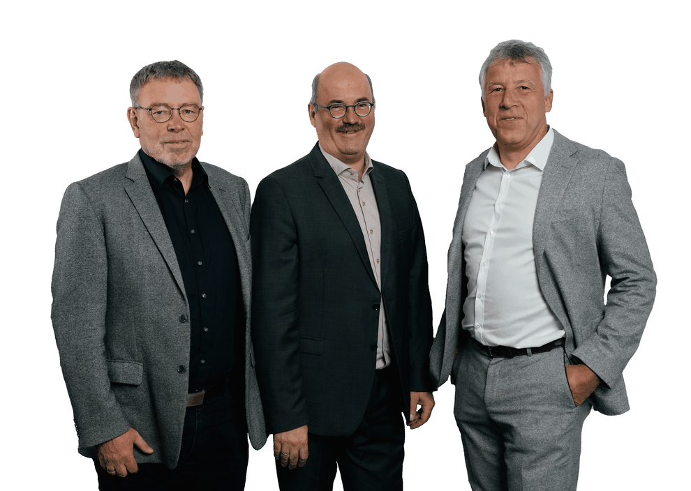 Dr. Ludger Vogt, Frank Schneider und Ingo Krber (Vlnr): Die Vorstnde der Smart Commerce SE freuen sich ber ein erfolgreiches Geschftsjahr 2023 (Bild: Smart Commerce SE)